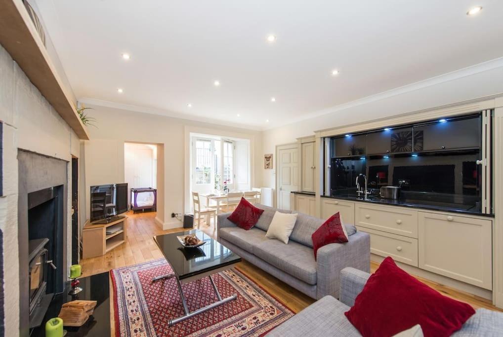 Self Catering , City Centre Apartment With Parking Édimbourg Extérieur photo