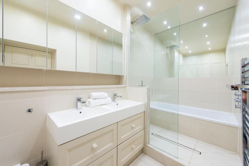 Self Catering , City Centre Apartment With Parking Édimbourg Extérieur photo