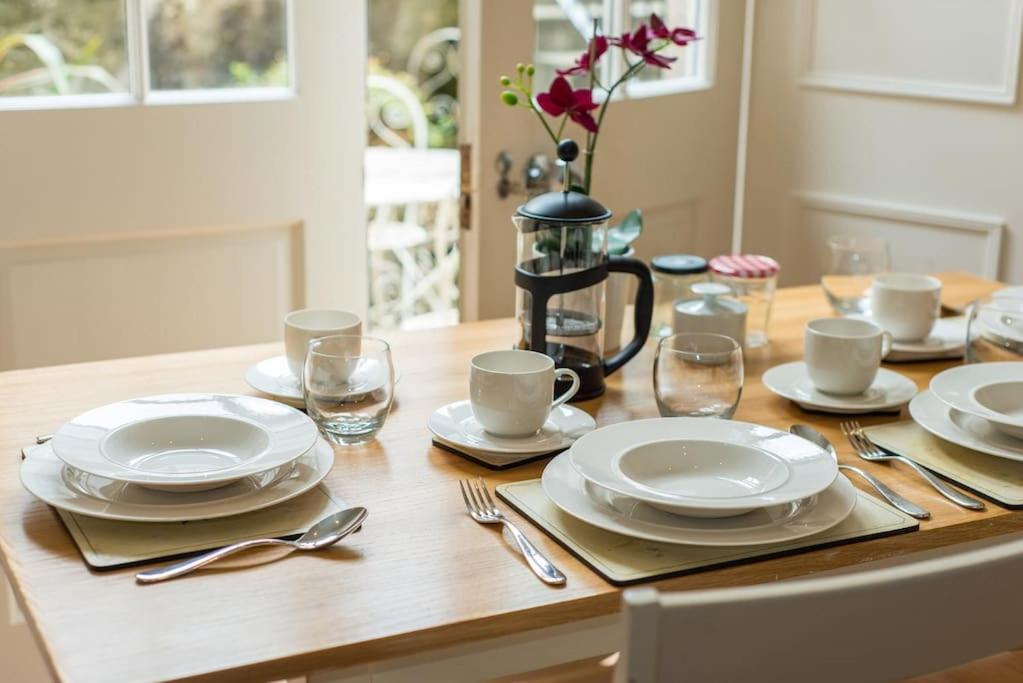 Self Catering , City Centre Apartment With Parking Édimbourg Extérieur photo