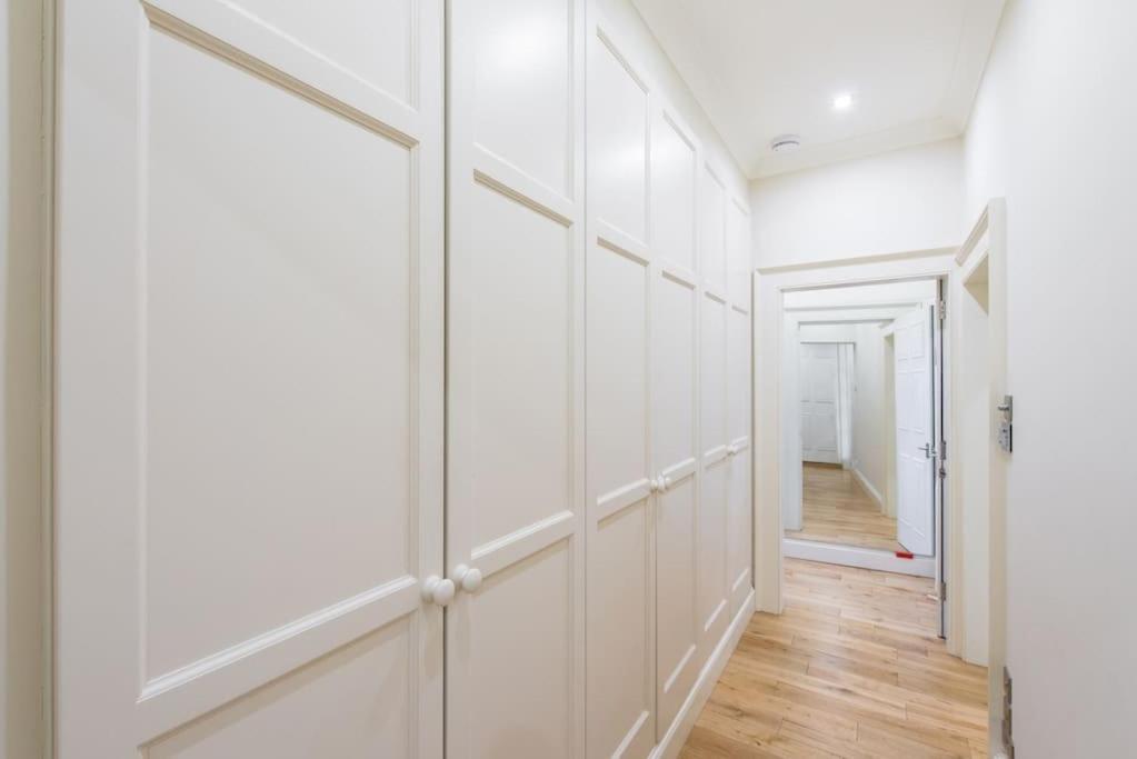 Self Catering , City Centre Apartment With Parking Édimbourg Extérieur photo