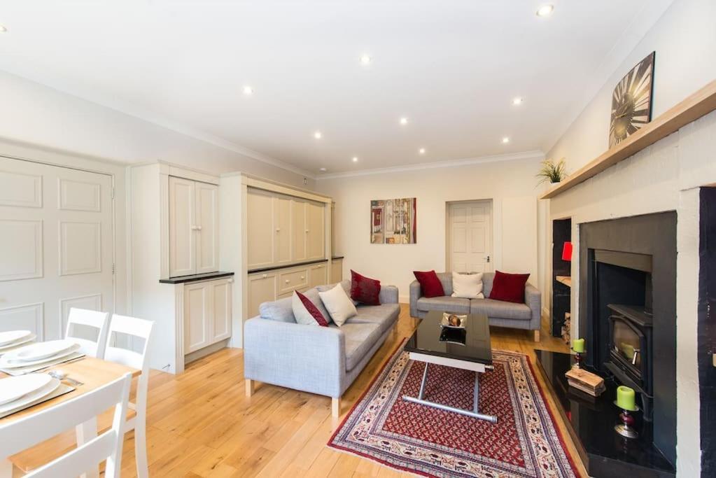 Self Catering , City Centre Apartment With Parking Édimbourg Extérieur photo
