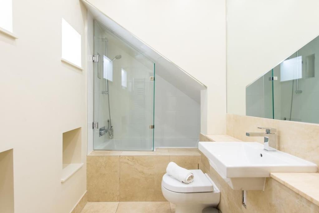 Self Catering , City Centre Apartment With Parking Édimbourg Extérieur photo