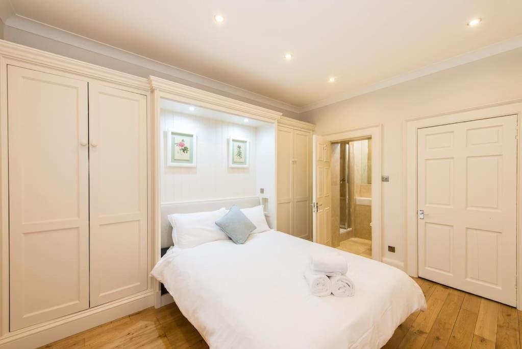 Self Catering , City Centre Apartment With Parking Édimbourg Extérieur photo