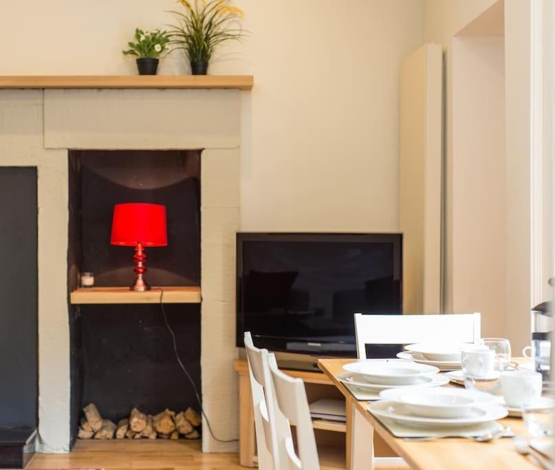 Self Catering , City Centre Apartment With Parking Édimbourg Extérieur photo