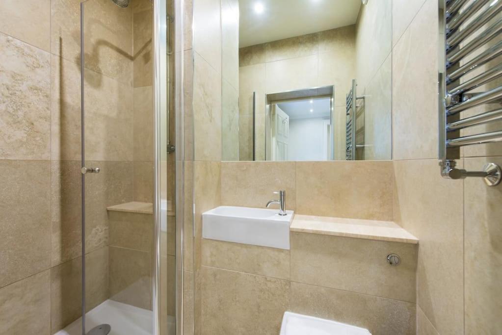 Self Catering , City Centre Apartment With Parking Édimbourg Extérieur photo